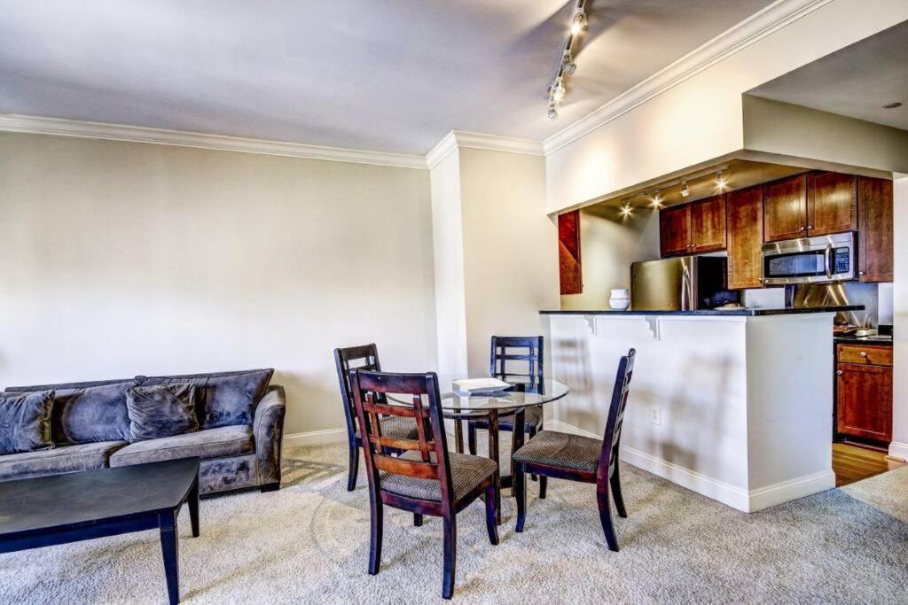 Chase Penthouse At 39 West Baltimore Inner Harbor Convention Center Free Indoor Parking One And Two Bedrooms Exterior foto