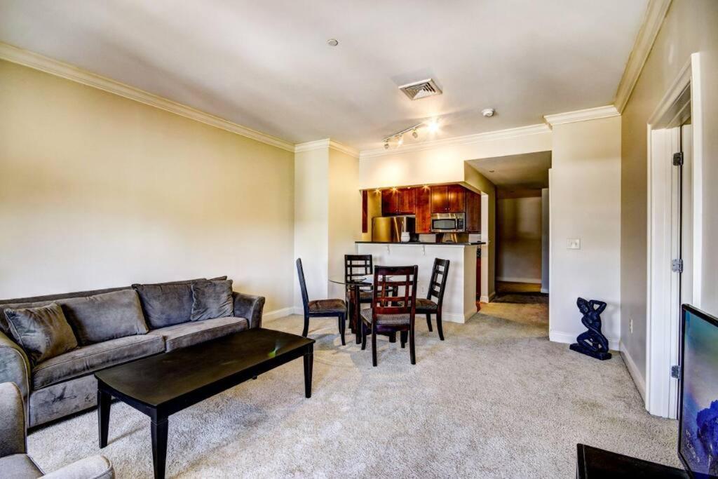 Chase Penthouse At 39 West Baltimore Inner Harbor Convention Center Free Indoor Parking One And Two Bedrooms Exterior foto