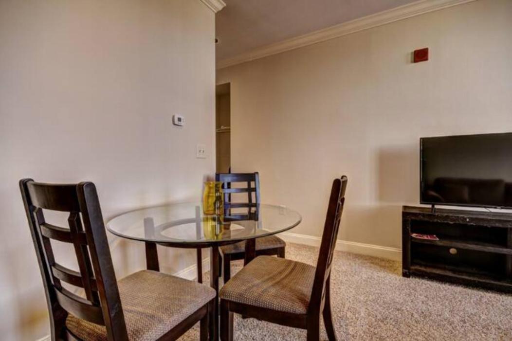 Chase Penthouse At 39 West Baltimore Inner Harbor Convention Center Free Indoor Parking One And Two Bedrooms Exterior foto
